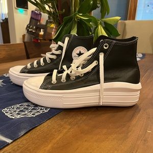 NWOB converse chuck taylor all star move leather platform size 10 womens